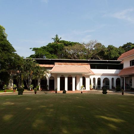Ats威灵顿酒店 Kochi 外观 照片