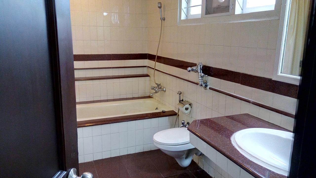 Ats威灵顿酒店 Kochi 外观 照片