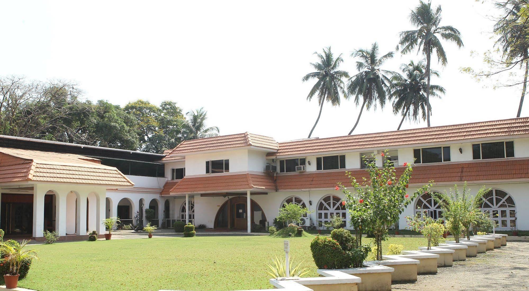 Ats威灵顿酒店 Kochi 外观 照片